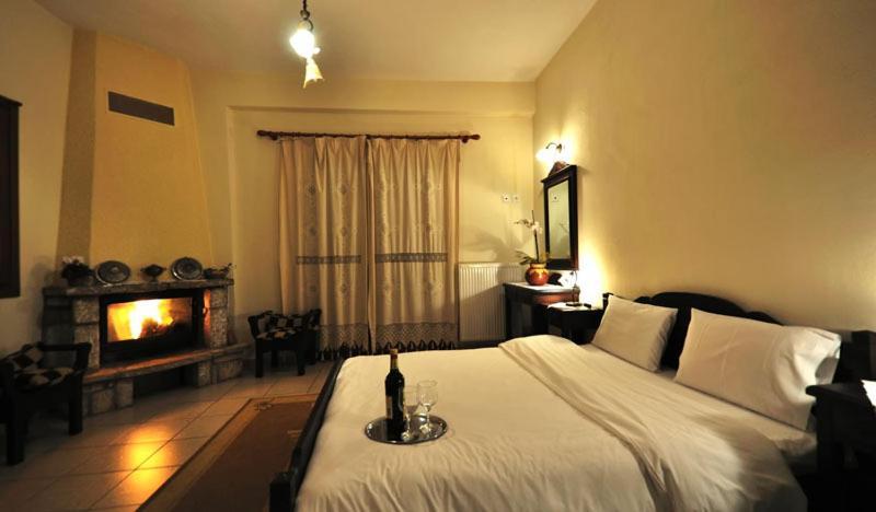 To Balkoni Tis Limnis Plastira Neochóri Zimmer foto